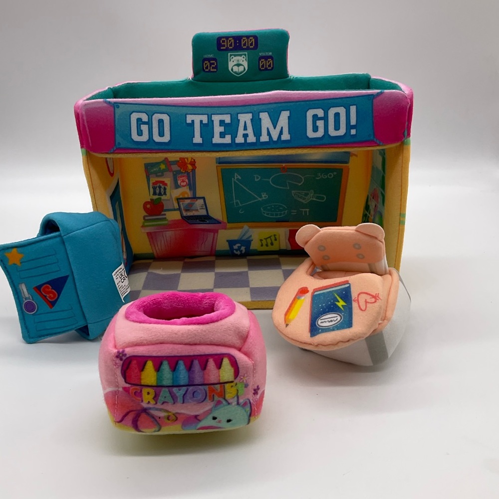 SQUISHVILLE BY SQUISHMALLOWS SCHOOL
